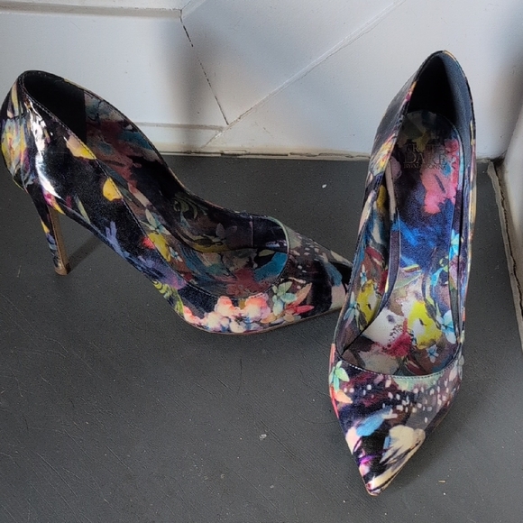 Floral Patterned Heels - Picture 2 of 2